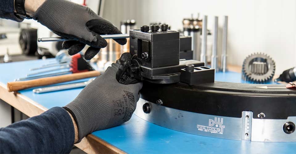 Transportable Rohrtrenn- und Anfasmaschine - Made in Germany