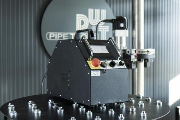 Elektrische Servoantriebmotoren für Rohrtrenn- und Anfasmaschinen DLW