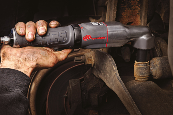 IR Winkelschlagschrauber 2025MAX Anwendung