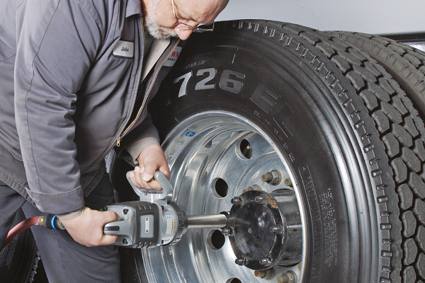 IR Druckluft-Schlagschrauber 285B-6 Anwendung